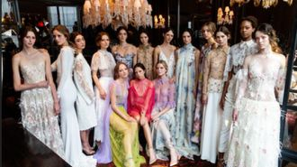 纽约时装周“水晶宫”，打响华人设计师Sienna Li的世界第一杯